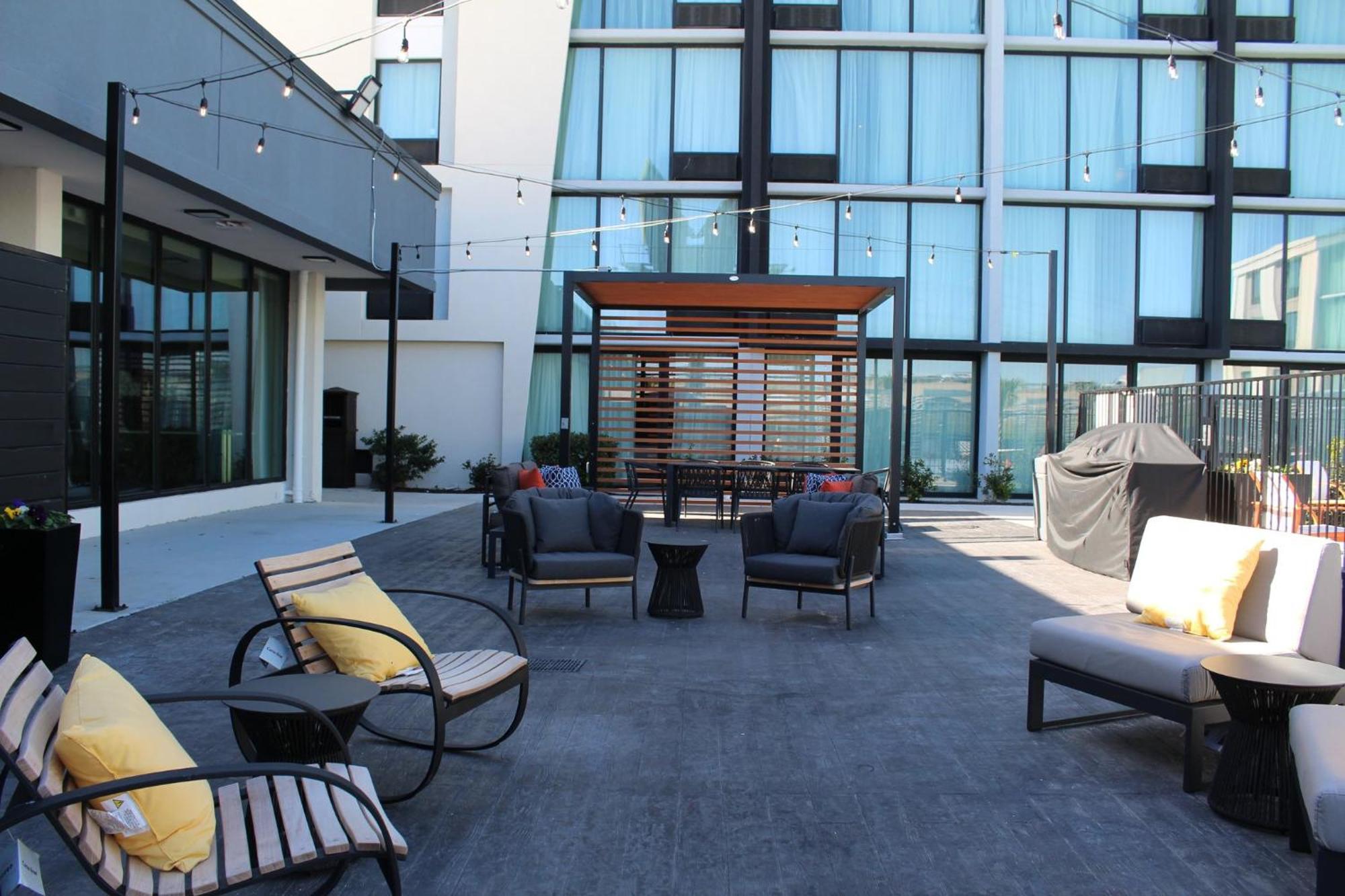 Staybridge Suites Dallas Market Ctr Love Field, An Ihg Hotel Buitenkant foto